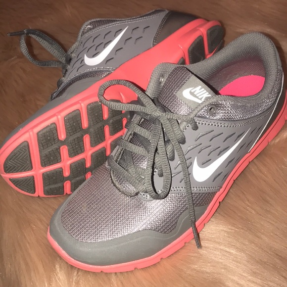 Nike size 7 - Picture 1 of 7